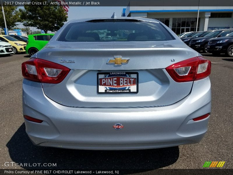 Arctic Blue Metallic / Jet Black 2017 Chevrolet Cruze LT