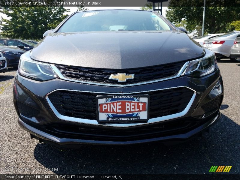 Tungsten Metallic / Jet Black 2017 Chevrolet Cruze LT