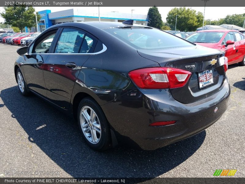 Tungsten Metallic / Jet Black 2017 Chevrolet Cruze LT