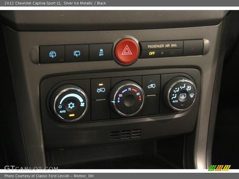Silver Ice Metallic / Black 2012 Chevrolet Captiva Sport LS