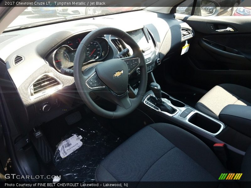 Tungsten Metallic / Jet Black 2017 Chevrolet Cruze LT