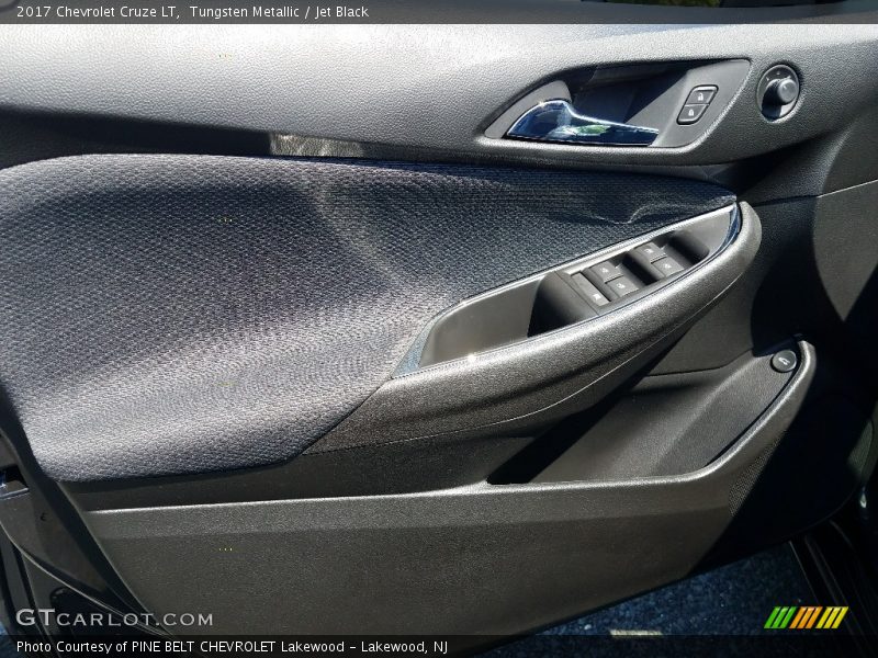 Tungsten Metallic / Jet Black 2017 Chevrolet Cruze LT