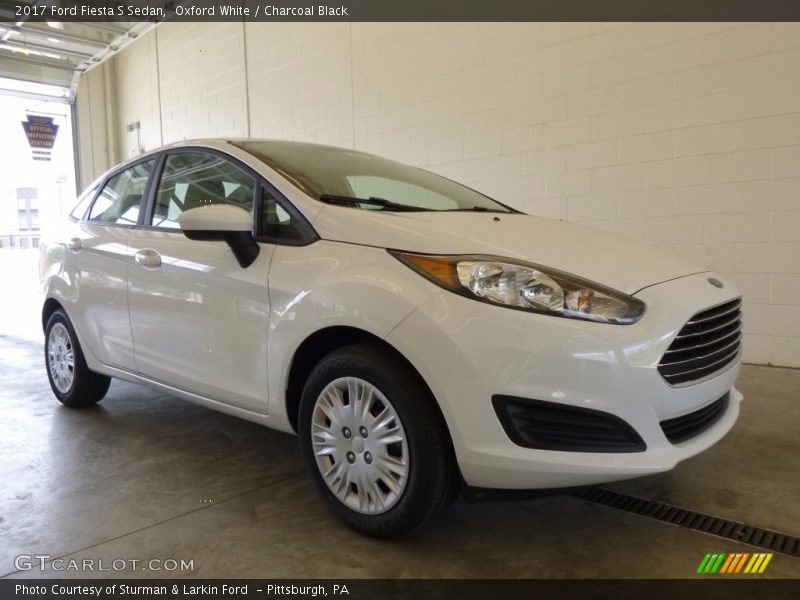Oxford White / Charcoal Black 2017 Ford Fiesta S Sedan