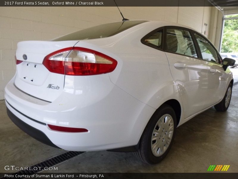 Oxford White / Charcoal Black 2017 Ford Fiesta S Sedan