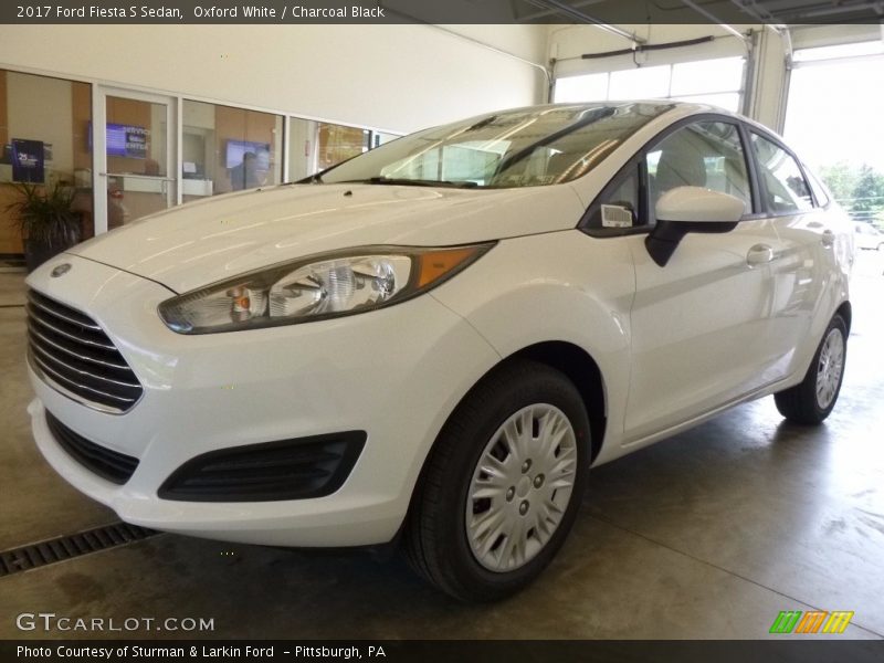 Oxford White / Charcoal Black 2017 Ford Fiesta S Sedan