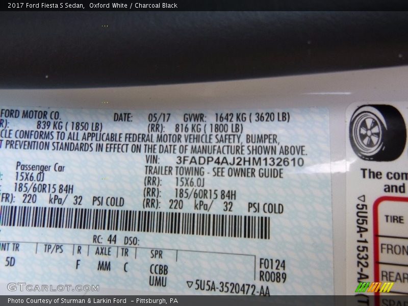 Oxford White / Charcoal Black 2017 Ford Fiesta S Sedan