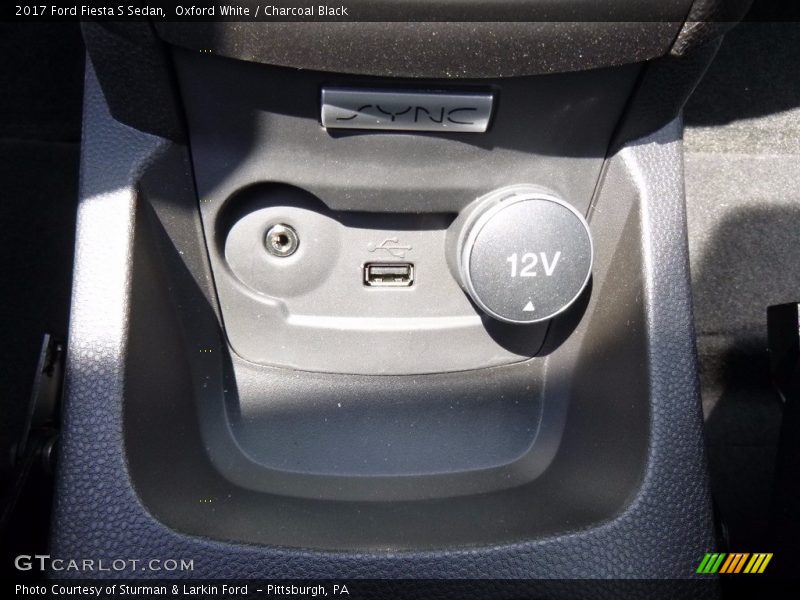 Oxford White / Charcoal Black 2017 Ford Fiesta S Sedan