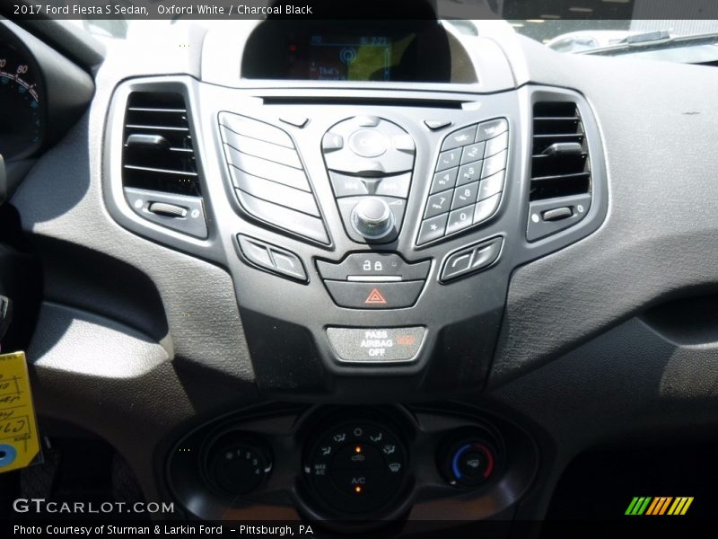 Oxford White / Charcoal Black 2017 Ford Fiesta S Sedan