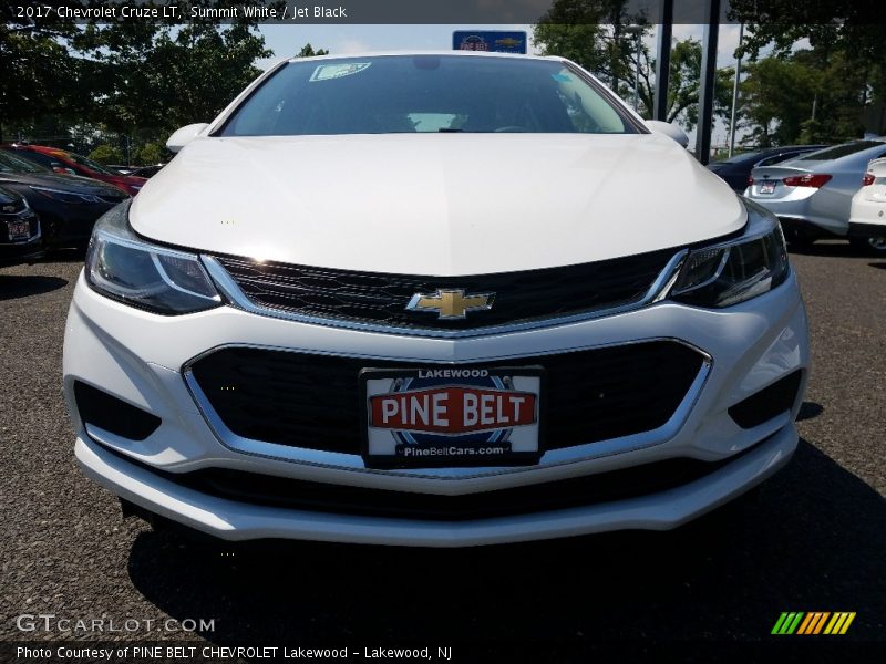 Summit White / Jet Black 2017 Chevrolet Cruze LT