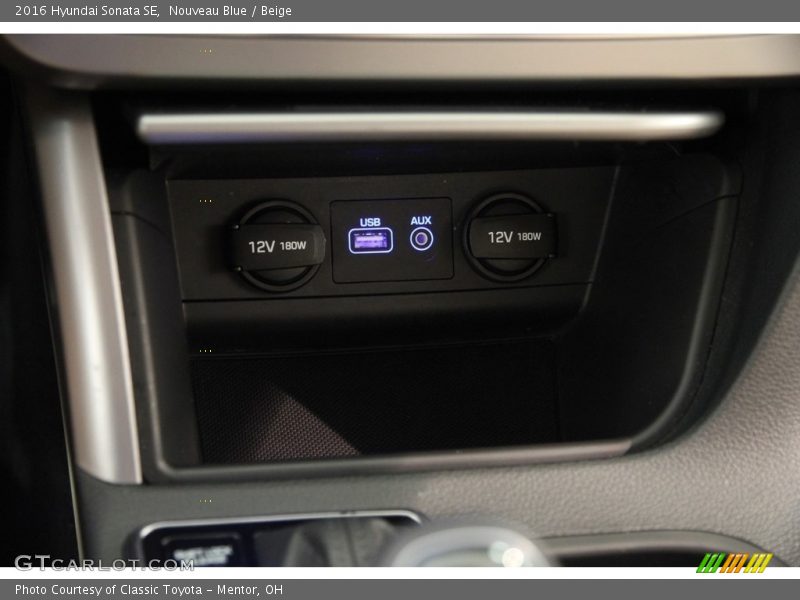 Nouveau Blue / Beige 2016 Hyundai Sonata SE