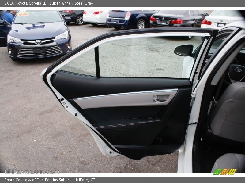 Super White / Steel Gray 2016 Toyota Corolla LE