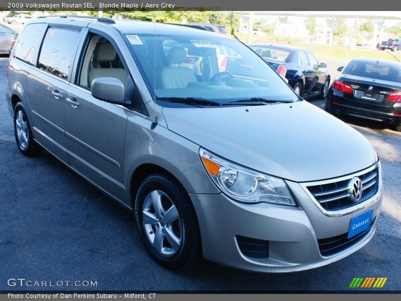 Blonde Maple / Aero Grey 2009 Volkswagen Routan SEL