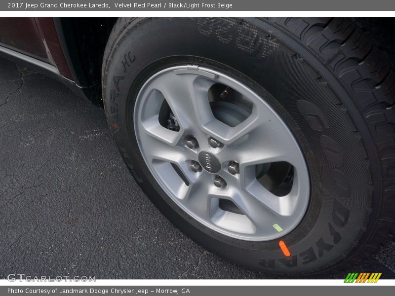 Velvet Red Pearl / Black/Light Frost Beige 2017 Jeep Grand Cherokee Laredo