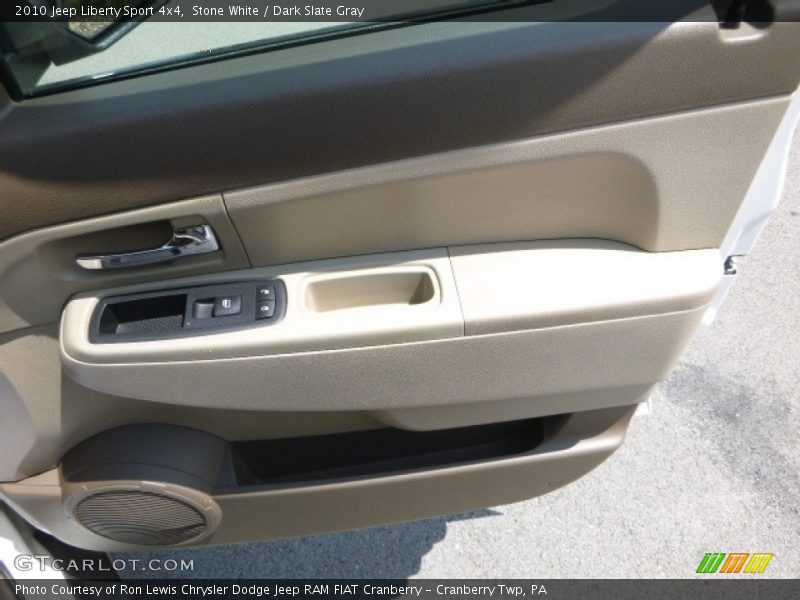 Stone White / Dark Slate Gray 2010 Jeep Liberty Sport 4x4