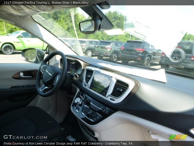 Molten Silver / Black/Alloy 2017 Chrysler Pacifica Touring L