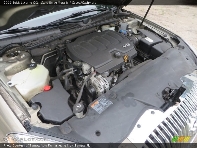 Sand Beige Metallic / Cocoa/Cashmere 2011 Buick Lucerne CXL