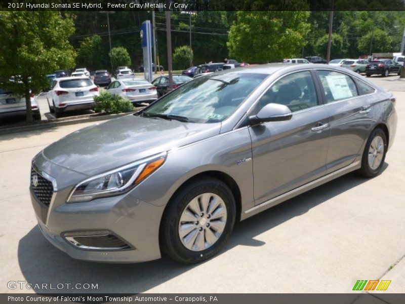 Front 3/4 View of 2017 Sonata SE Hybrid