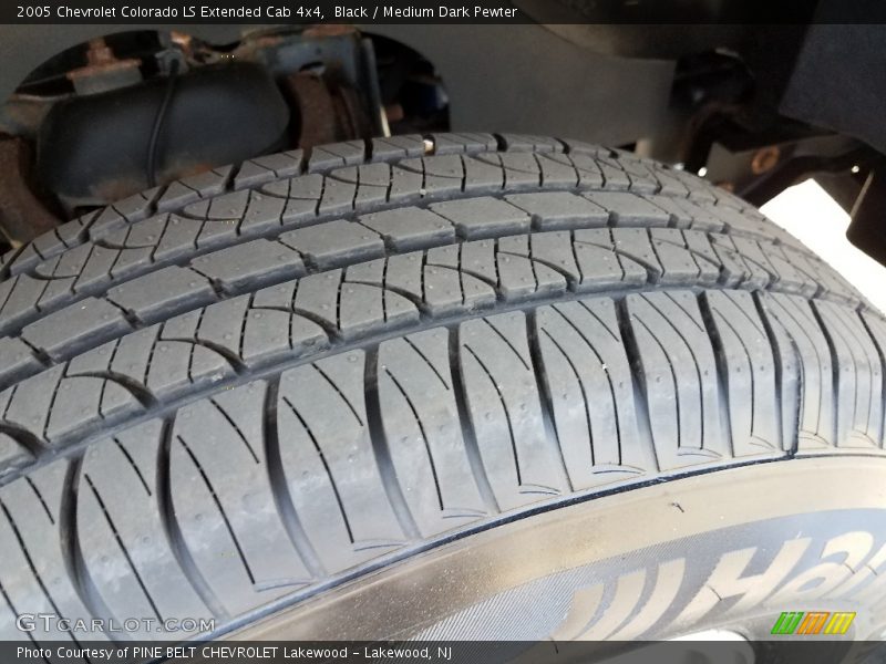 Black / Medium Dark Pewter 2005 Chevrolet Colorado LS Extended Cab 4x4