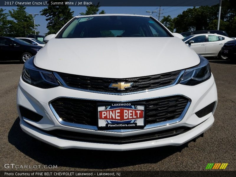 Summit White / Jet Black 2017 Chevrolet Cruze LT