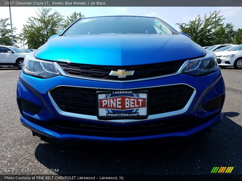 Kinetic Blue Metallic / Jet Black 2017 Chevrolet Cruze LT