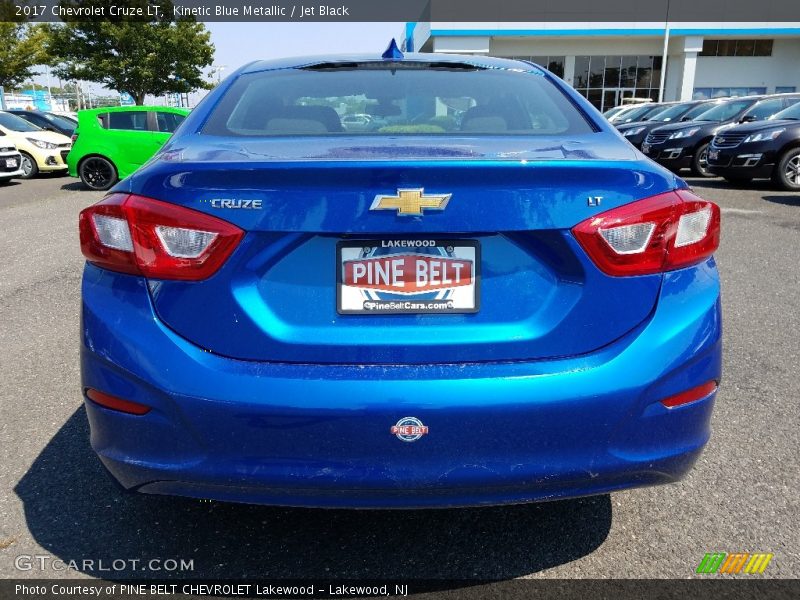 Kinetic Blue Metallic / Jet Black 2017 Chevrolet Cruze LT
