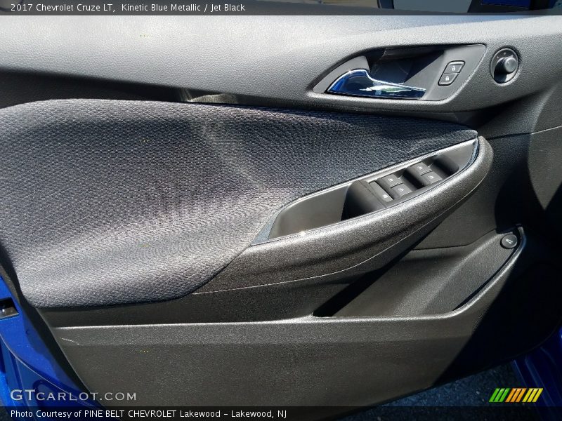 Kinetic Blue Metallic / Jet Black 2017 Chevrolet Cruze LT