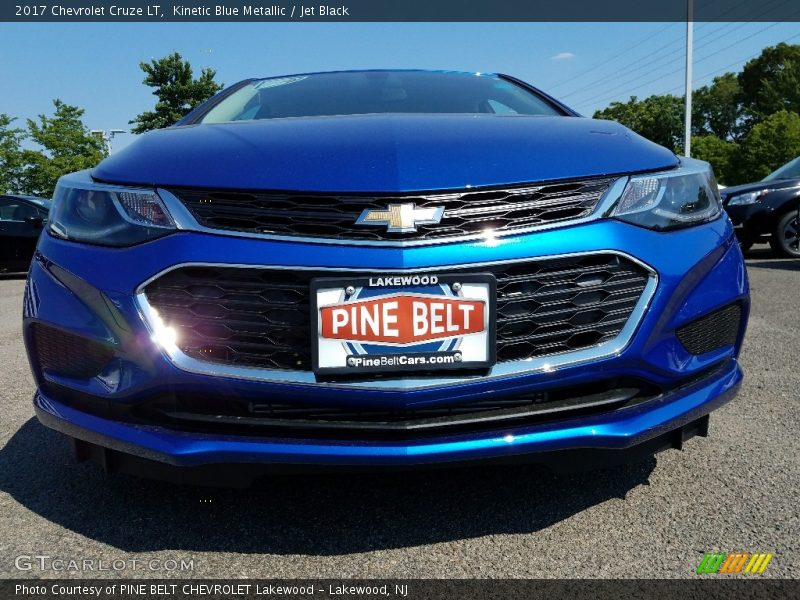 Kinetic Blue Metallic / Jet Black 2017 Chevrolet Cruze LT