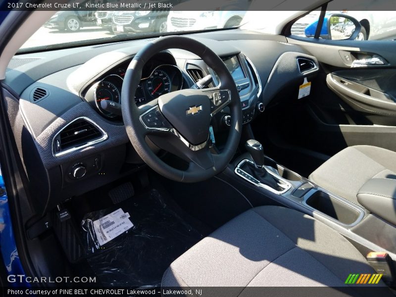 Kinetic Blue Metallic / Jet Black 2017 Chevrolet Cruze LT
