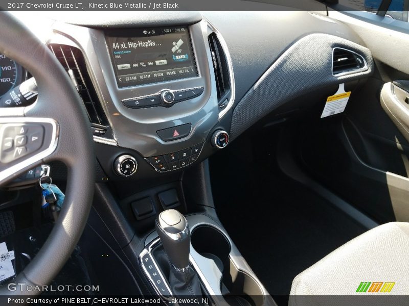 Kinetic Blue Metallic / Jet Black 2017 Chevrolet Cruze LT