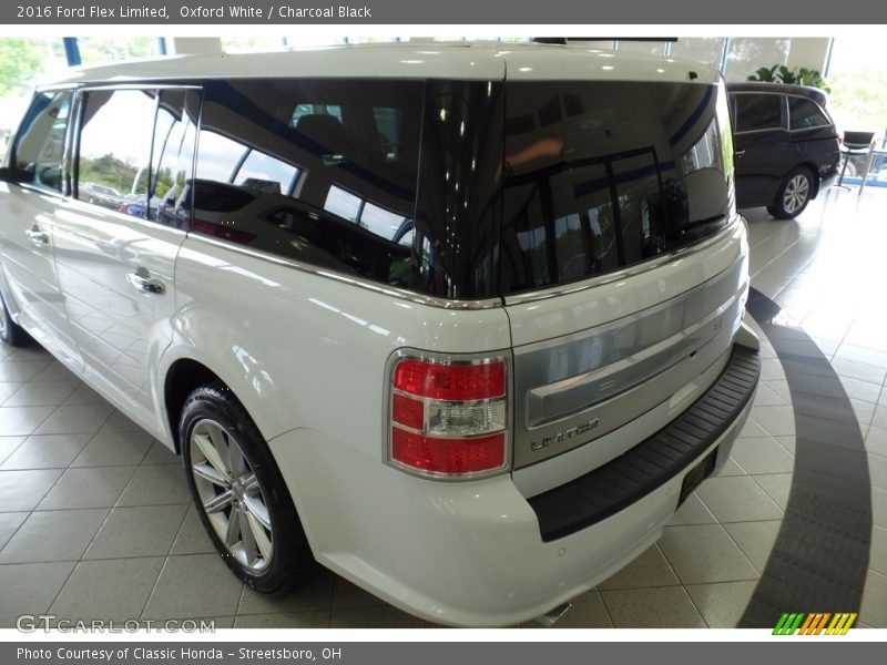 Oxford White / Charcoal Black 2016 Ford Flex Limited