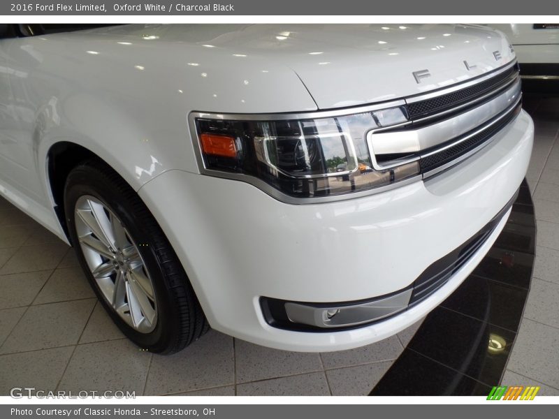 Oxford White / Charcoal Black 2016 Ford Flex Limited