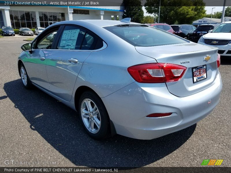 Arctic Blue Metallic / Jet Black 2017 Chevrolet Cruze LT