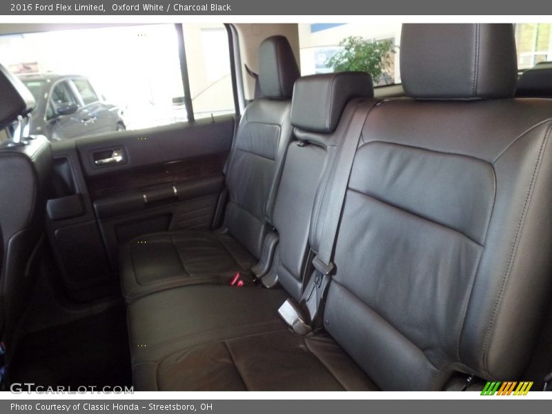 Oxford White / Charcoal Black 2016 Ford Flex Limited