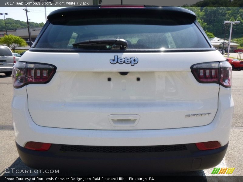 Bright White / Black 2017 Jeep Compass Sport