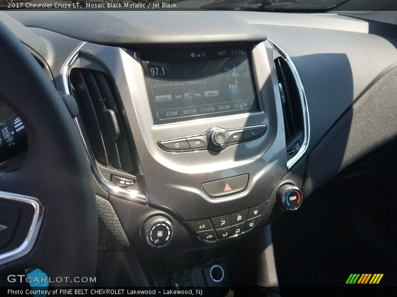 Mosaic Black Metallic / Jet Black 2017 Chevrolet Cruze LT