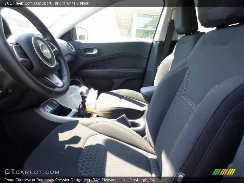 Bright White / Black 2017 Jeep Compass Sport