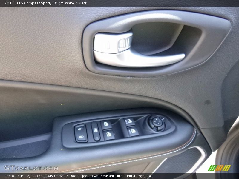 Bright White / Black 2017 Jeep Compass Sport