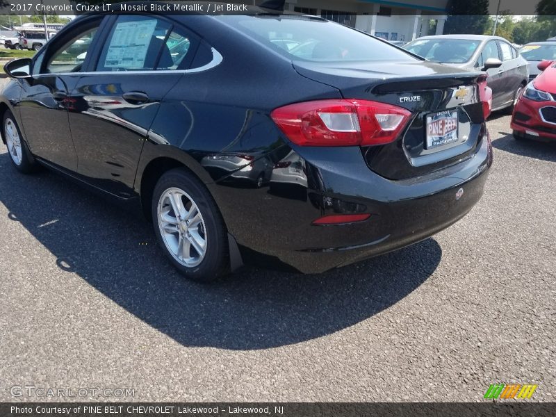 Mosaic Black Metallic / Jet Black 2017 Chevrolet Cruze LT