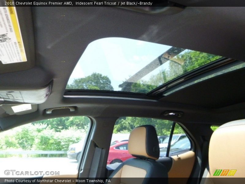 Iridescent Pearl Tricoat / Jet Black/­Brandy 2018 Chevrolet Equinox Premier AWD