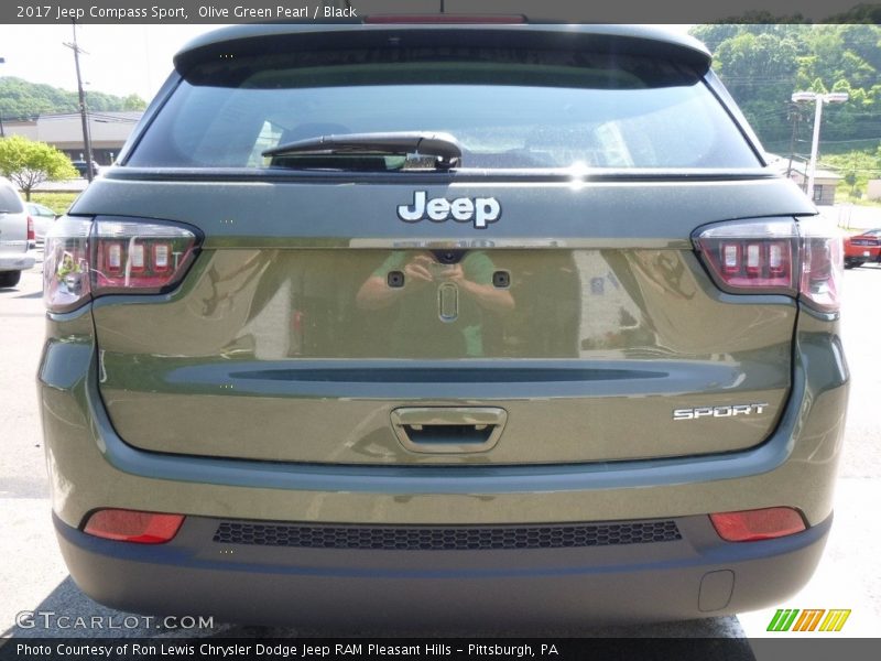 Olive Green Pearl / Black 2017 Jeep Compass Sport