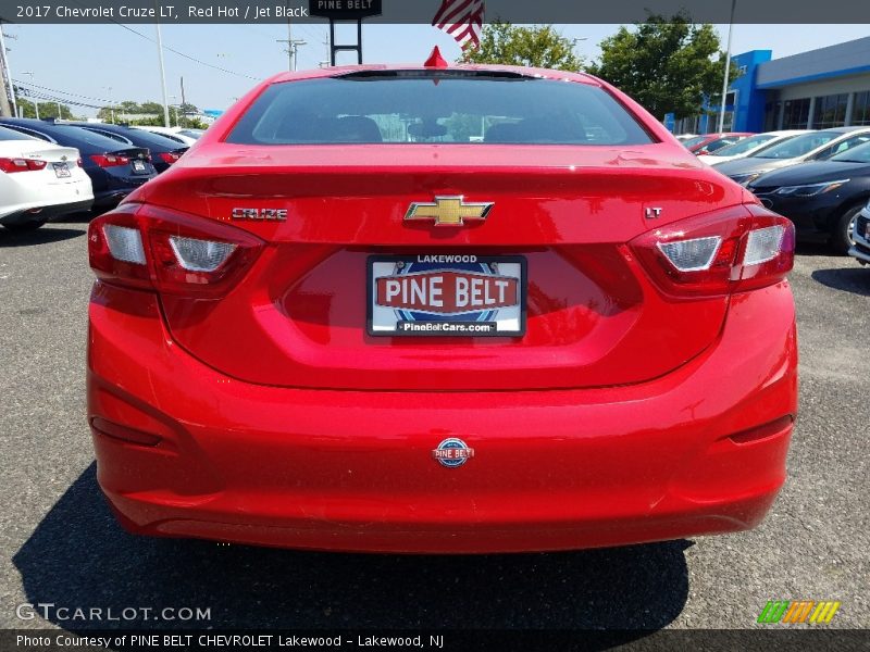 Red Hot / Jet Black 2017 Chevrolet Cruze LT