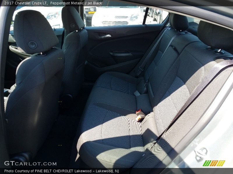 Pepperdust Metallic / Jet Black 2017 Chevrolet Cruze LT