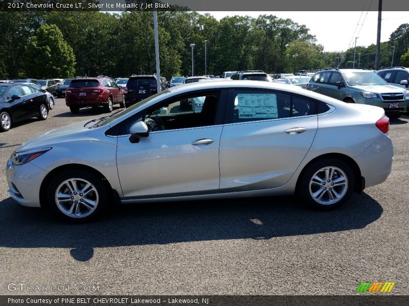 Silver Ice Metallic / Jet Black 2017 Chevrolet Cruze LT