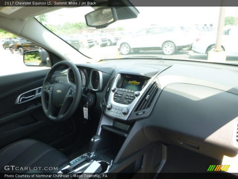 Summit White / Jet Black 2017 Chevrolet Equinox LS
