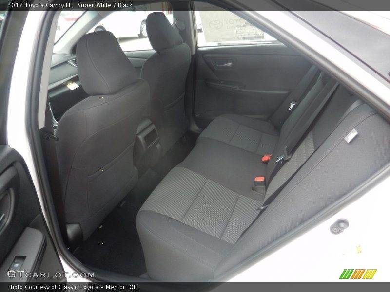 Super White / Black 2017 Toyota Camry LE