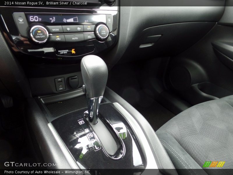 Brilliant Silver / Charcoal 2014 Nissan Rogue SV
