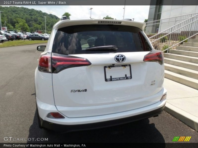 Super White / Black 2017 Toyota RAV4 LE