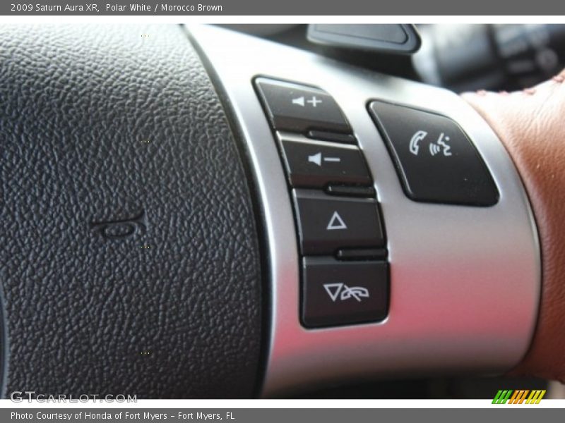 Polar White / Morocco Brown 2009 Saturn Aura XR