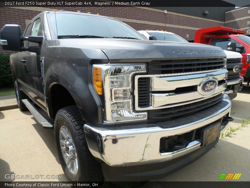 Magnetic / Medium Earth Gray 2017 Ford F250 Super Duty XLT SuperCab 4x4