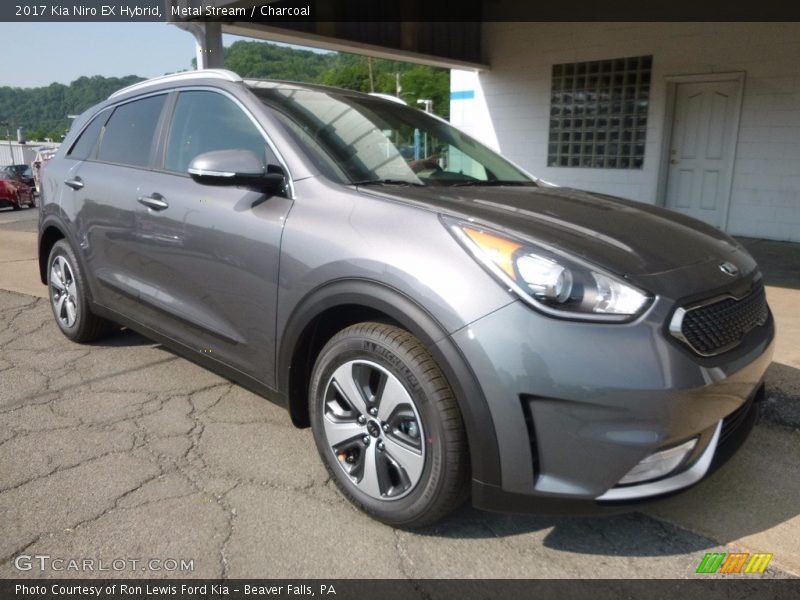 Front 3/4 View of 2017 Niro EX Hybrid
